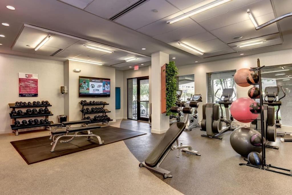 Charming Apartment At Crystal City With Amazing Amenities Arlington Eksteriør bilde